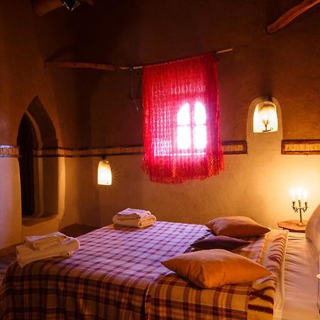 Bed and Breakfast Kasbah Tebi Айт-Бен-Хадду Екстер'єр фото