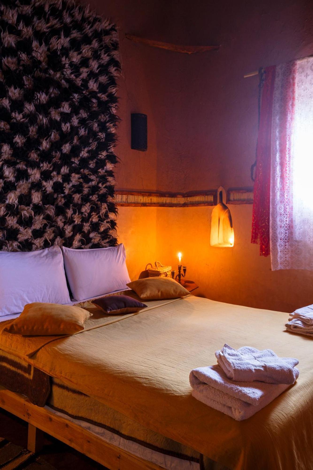 Bed and Breakfast Kasbah Tebi Айт-Бен-Хадду Екстер'єр фото