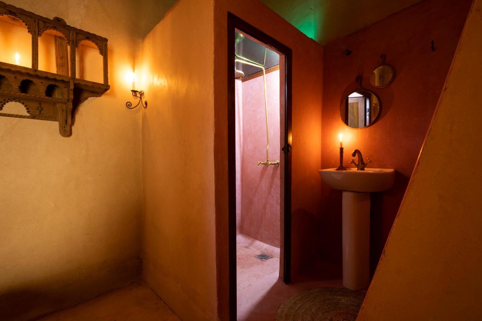 Bed and Breakfast Kasbah Tebi Айт-Бен-Хадду Екстер'єр фото